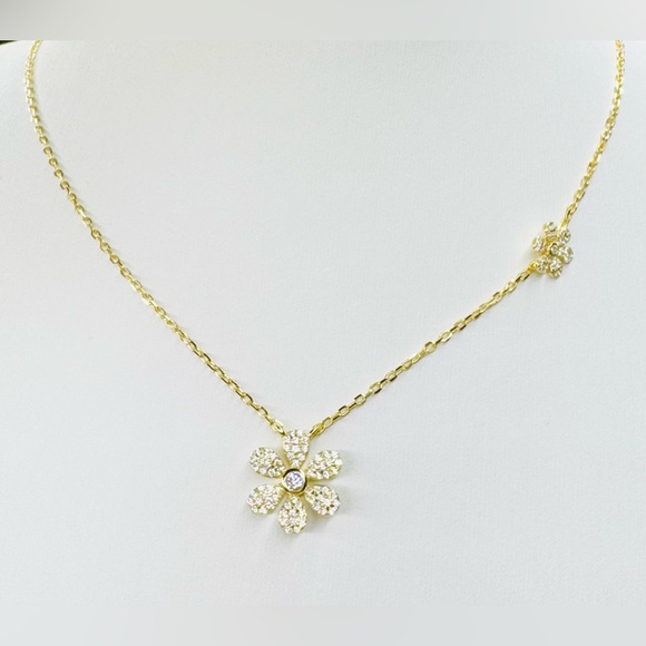 Elegant 18K Gold Flower Pendant With Pave Crystals - Picture 1 of 4